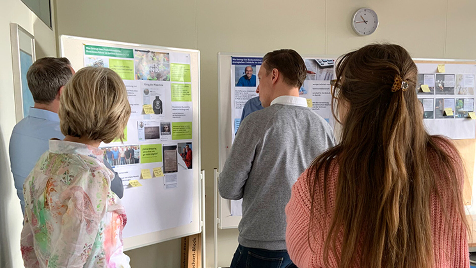 Nach intensiver Gruppenarbeit erfolgt Im Workshop ein Austausch zu den Ergebnissen. So kommen weitere Gedanken auf, die das Bild der Kunden-Personas weiter konkretisieren.