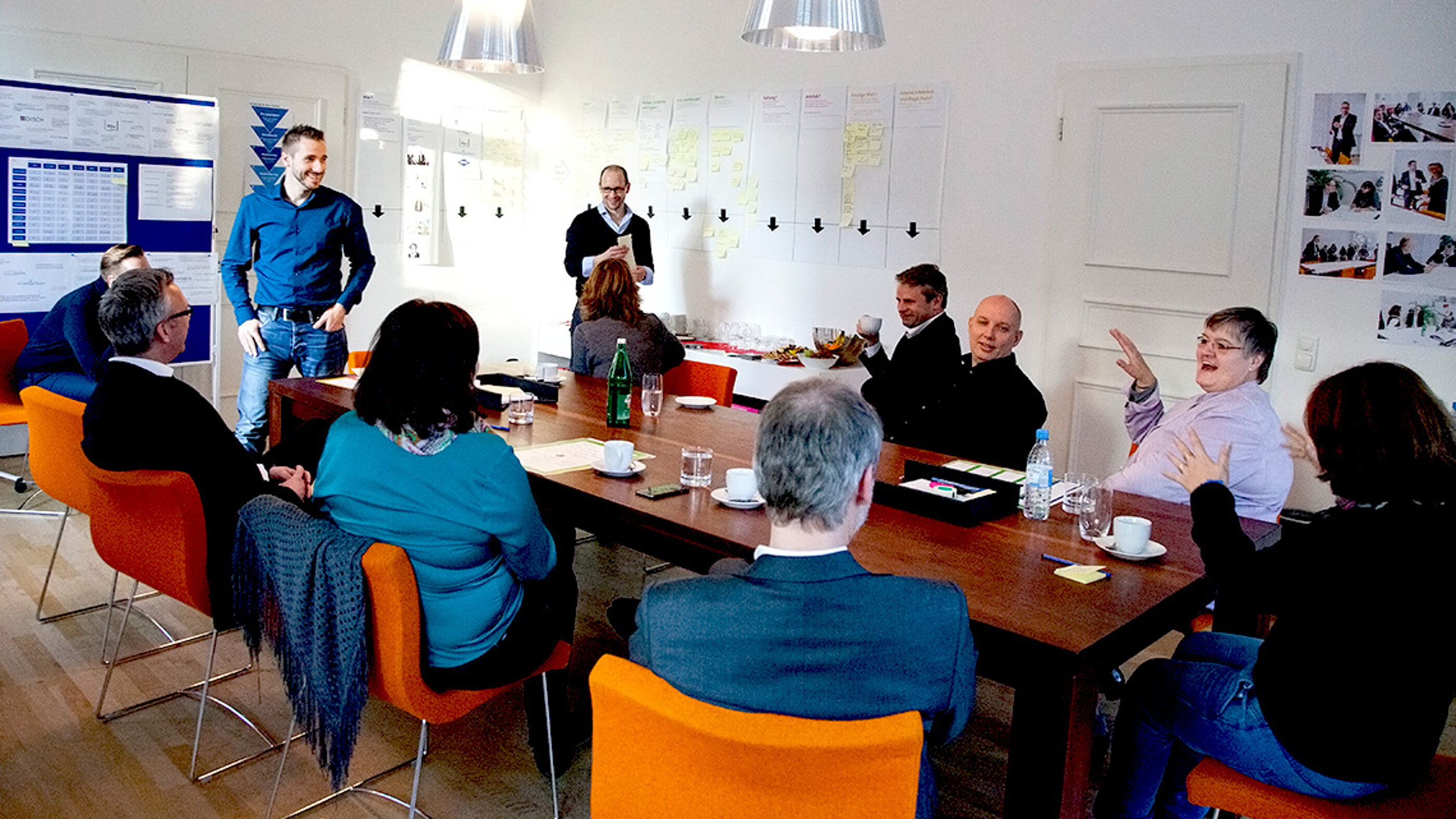 Im Workshop wird die Markenstory von BOLDER Arzneimittel entwickelt. Management Team von BOLDER Arzneimittel entwickelt die Markenstory in einem Workshop bei Freunde der Klarheit.